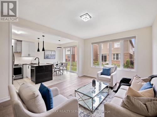 72 Circus Crescent, Brampton, ON - Indoor Photo Showing Living Room