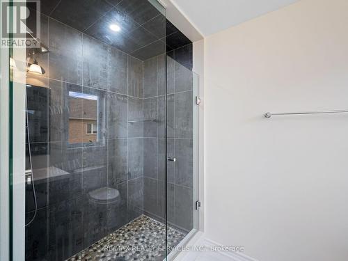 72 Circus Crescent, Brampton, ON - Indoor Photo Showing Bathroom