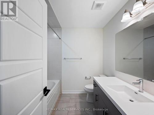 72 Circus Crescent, Brampton, ON - Indoor Photo Showing Bathroom