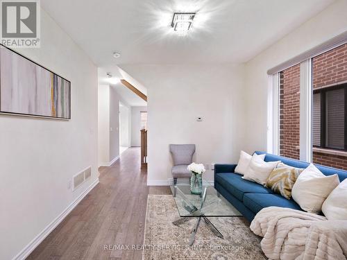 72 Circus Crescent, Brampton, ON - Indoor Photo Showing Living Room