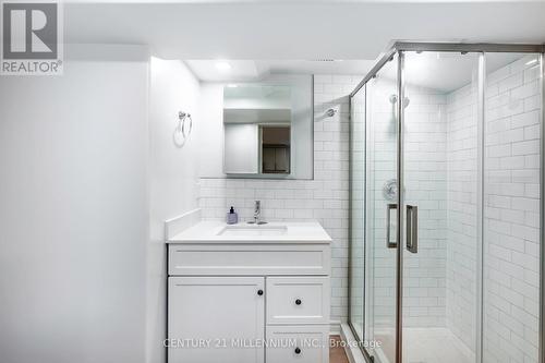 29 Park Avenue, Guelph, ON - Indoor Photo Showing Bathroom