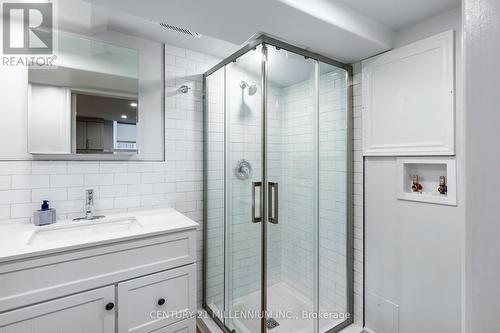 29 Park Avenue, Guelph, ON - Indoor Photo Showing Bathroom