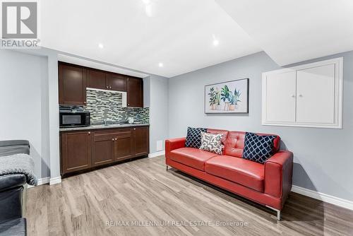 71 Cook Street, Hamilton, ON - Indoor Photo Showing Living Room