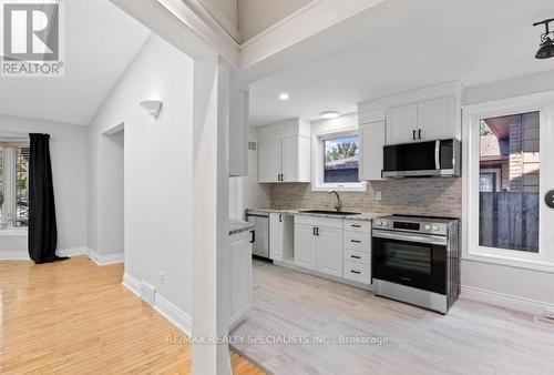 Main - 3418 Deerbrook Drive, Windsor, ON - Indoor Photo Showing Kitchen With Upgraded Kitchen