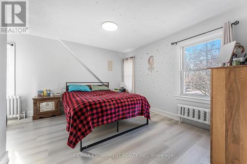 437 Niagara Street, Welland, ON - Indoor Photo Showing Bedroom