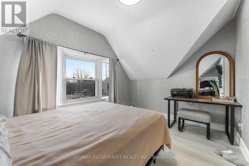 437 Niagara Street, Welland, ON - Indoor Photo Showing Bedroom