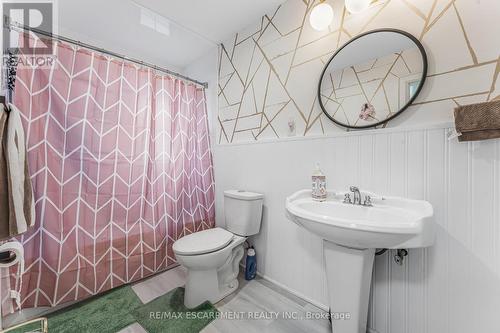 437 Niagara Street, Welland, ON - Indoor Photo Showing Bathroom