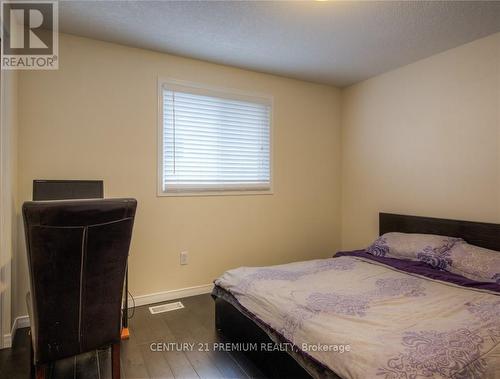 640 Activa Avenue, Kitchener, ON - Indoor Photo Showing Bedroom