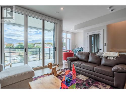 201 Wylie Street Unit# 131, Penticton, BC - Indoor Photo Showing Living Room