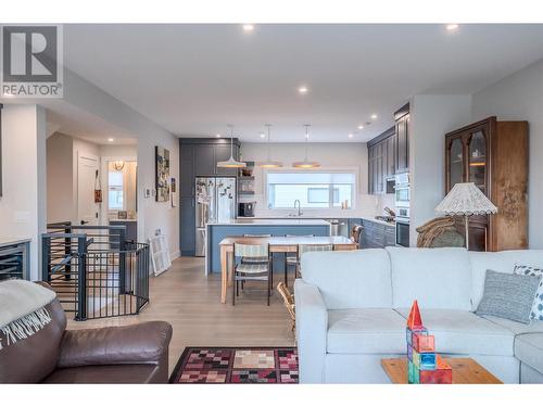 201 Wylie Street Unit# 131, Penticton, BC - Indoor Photo Showing Living Room