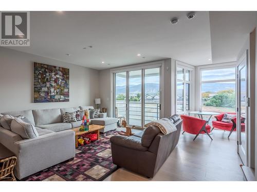 201 Wylie Street Unit# 131, Penticton, BC - Indoor Photo Showing Living Room