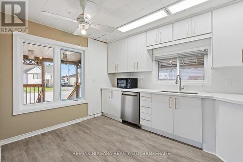 54 Elizabeth Street, Port Colborne (875 - Killaly East), ON - Indoor Photo Showing Kitchen