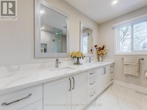 41 Unicorn Avenue, Toronto, ON - Indoor Photo Showing Bathroom