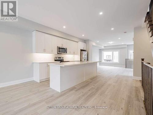 1479 Purchase Place, Innisfil, ON - Indoor Photo Showing Kitchen