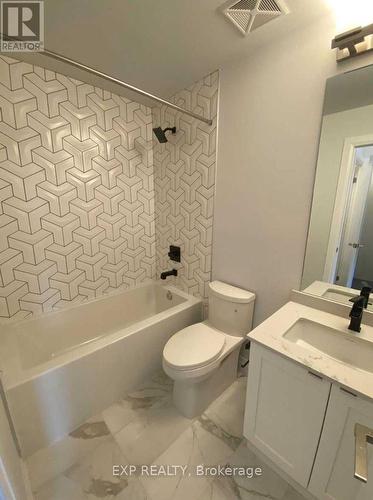 521 - 4055 Parkside Village Drive, Mississauga, ON - Indoor Photo Showing Bathroom