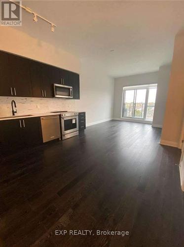 521 - 4055 Parkside Village Drive, Mississauga, ON - Indoor Photo Showing Kitchen