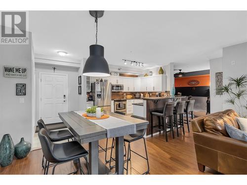 1088 Sunset Drive Unit# 431, Kelowna, BC - Indoor Photo Showing Dining Room