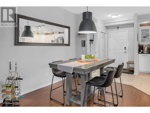 1088 Sunset Drive Unit# 431, Kelowna, BC - Indoor Photo Showing Dining Room