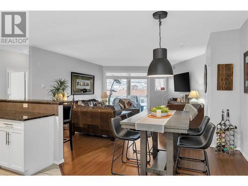 1088 Sunset Drive Unit# 431, Kelowna, BC - Indoor Photo Showing Dining Room