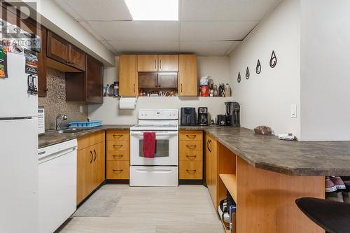 4493 Wasilow Road, Kelowna, BC - Indoor Photo Showing Kitchen