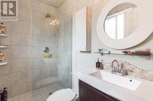 4493 Wasilow Road, Kelowna, BC - Indoor Photo Showing Bathroom