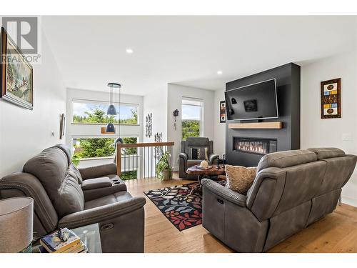 2884 Golf Course Drive, Blind Bay, BC - Indoor Photo Showing Living Room With Fireplace