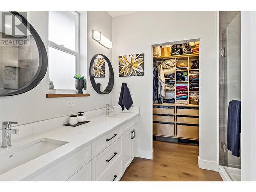 2884 Golf Course Drive, Blind Bay, BC - Indoor Photo Showing Bathroom