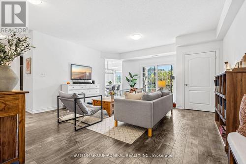 102 - 42 Ferndale Drive S, Barrie, ON - Indoor Photo Showing Living Room