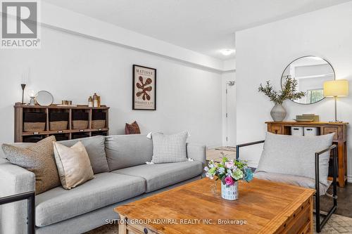 102 - 42 Ferndale Drive S, Barrie, ON - Indoor Photo Showing Living Room