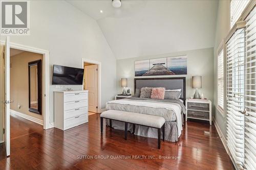 2378 Marine Drive, Oakville, ON - Indoor Photo Showing Bedroom