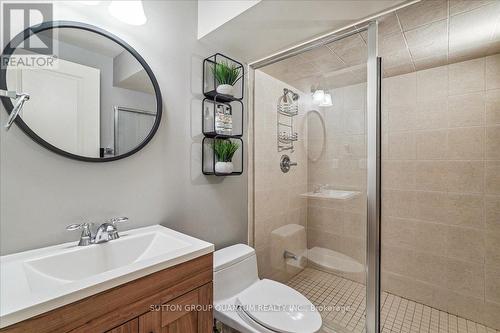 2378 Marine Drive, Oakville, ON - Indoor Photo Showing Bathroom