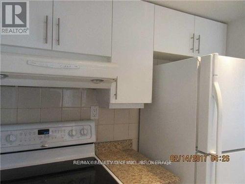 2103 - 285 Enfield Place, Mississauga, ON - Indoor Photo Showing Kitchen