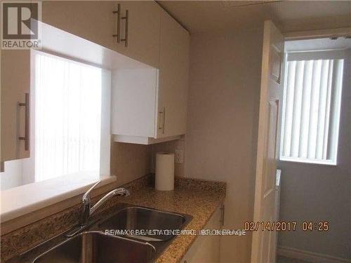 2103 - 285 Enfield Place, Mississauga, ON - Indoor Photo Showing Kitchen With Double Sink