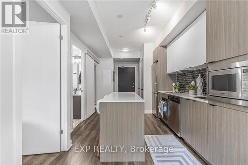 312 - 5220 Dundas Street, Burlington, ON - Indoor Photo Showing Kitchen