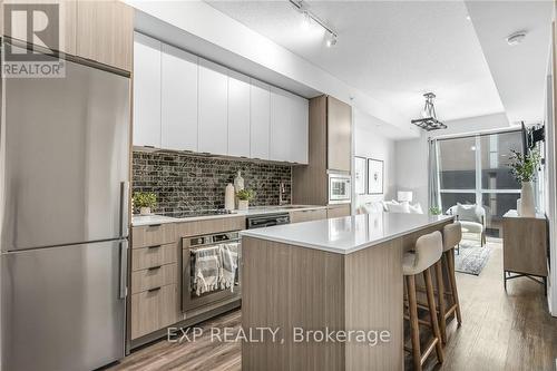 312 - 5220 Dundas Street, Burlington, ON - Indoor Photo Showing Kitchen With Upgraded Kitchen