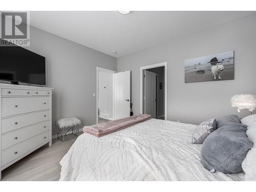 208 Belmonte Street, Kamloops, BC - Indoor Photo Showing Bedroom