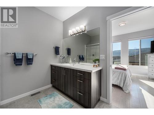 208 Belmonte Street, Kamloops, BC - Indoor Photo Showing Bathroom