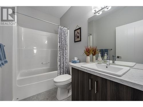 208 Belmonte Street, Kamloops, BC - Indoor Photo Showing Bathroom