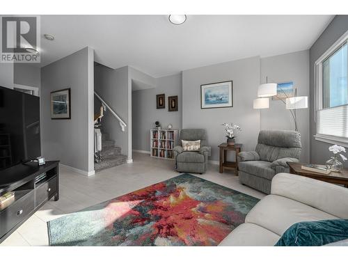 208 Belmonte Street, Kamloops, BC - Indoor Photo Showing Living Room