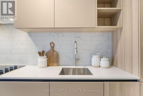 5107 - 55 Mercer Street, Toronto, ON - Indoor Photo Showing Kitchen