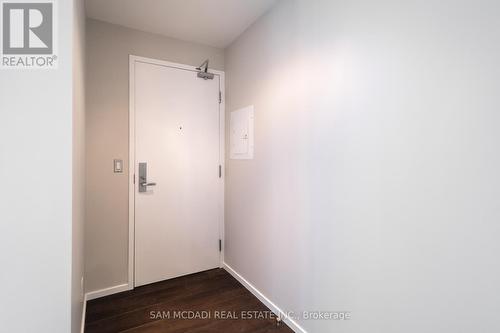 1108 - 8 Charlotte Street, Toronto, ON - Indoor Photo Showing Other Room