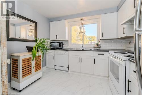 220 Salisbury Avenue Unit# 1, Cambridge, ON - Indoor Photo Showing Kitchen With Double Sink