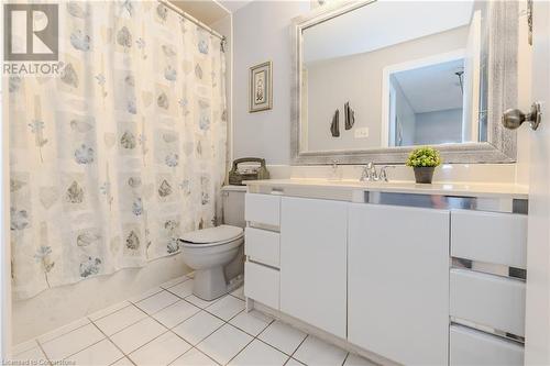 220 Salisbury Avenue Unit# 1, Cambridge, ON - Indoor Photo Showing Bathroom