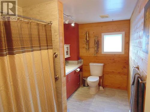 160 Columbia Avenue, Castlegar, BC - Indoor Photo Showing Bathroom