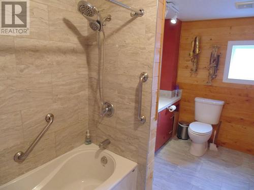 160 Columbia Avenue, Castlegar, BC - Indoor Photo Showing Bathroom