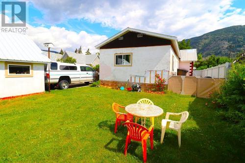 160 Columbia Avenue, Castlegar, BC - Outdoor