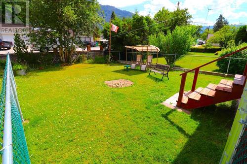 160 Columbia Avenue, Castlegar, BC - Outdoor With Backyard