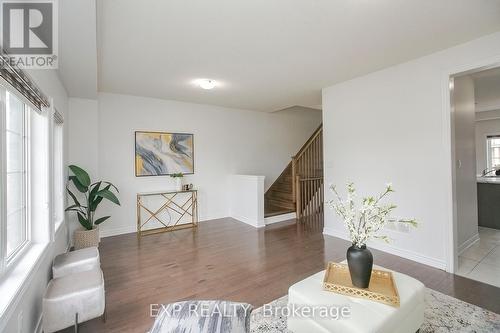 96 Fruitvale Circle, Brampton, ON - Indoor Photo Showing Living Room