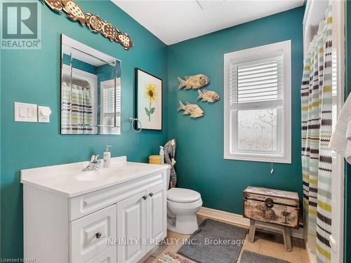 257 Ridge Road S, Fort Erie (337 - Crystal Beach), ON - Indoor Photo Showing Bathroom