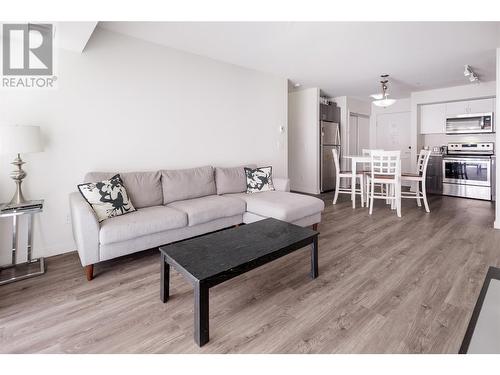 655 Academy Way Unit# 107, Kelowna, BC - Indoor Photo Showing Living Room